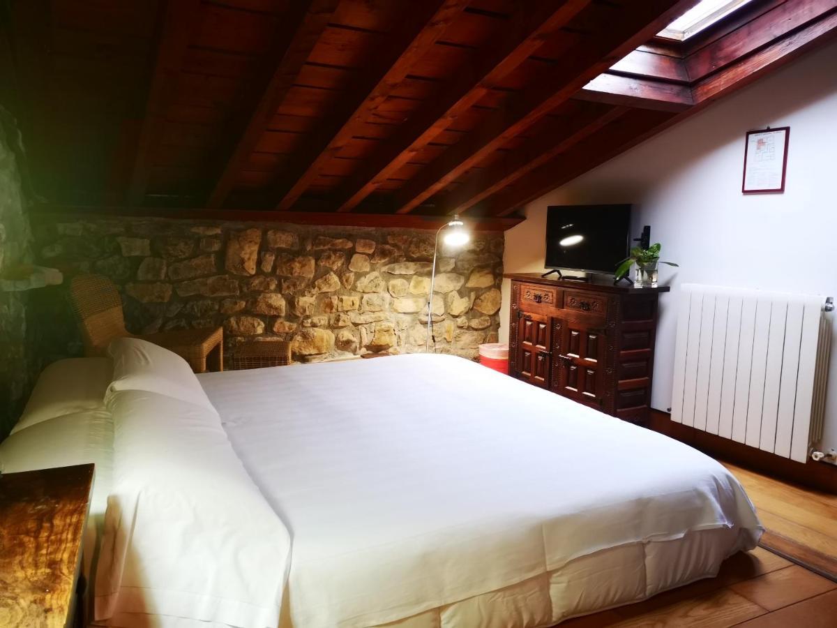 Posada Los Calderones Santillana del Mar Extérieur photo